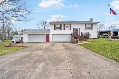 6120 Highton St SW, Navarre, OH 44662