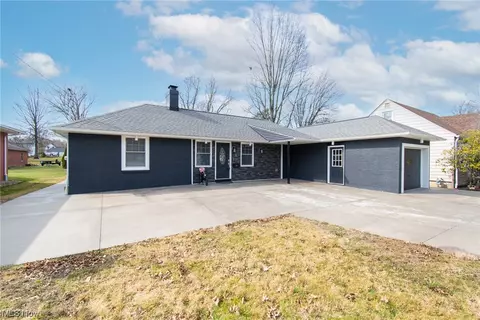 252 Fairview Ave, Canfield, OH 44406