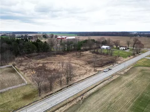 49774 State Route 303, Wellington, OH 44090