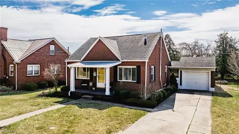 600 37th St, Vienna, WV 26105