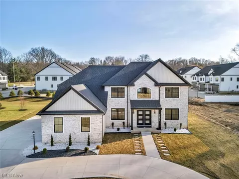 30421 Mallard Cv, Westlake, OH 44145