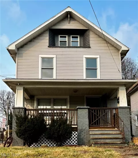 140 N Arlington St, Akron, OH 44305