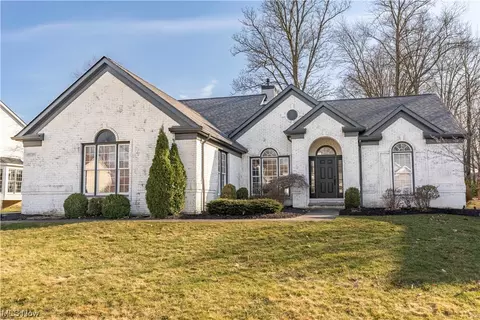 19739 Ellsworth Dr, Strongsville, OH 44149