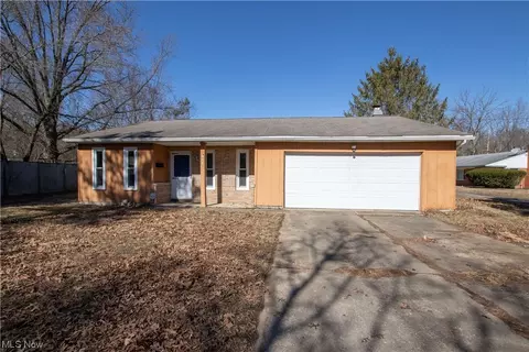 664 E College St, Oberlin, OH 44074