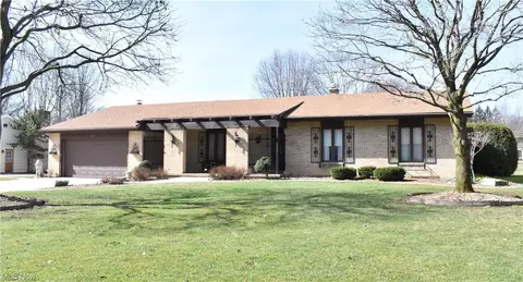5640 Sharon Dr, Boardman, OH 44512