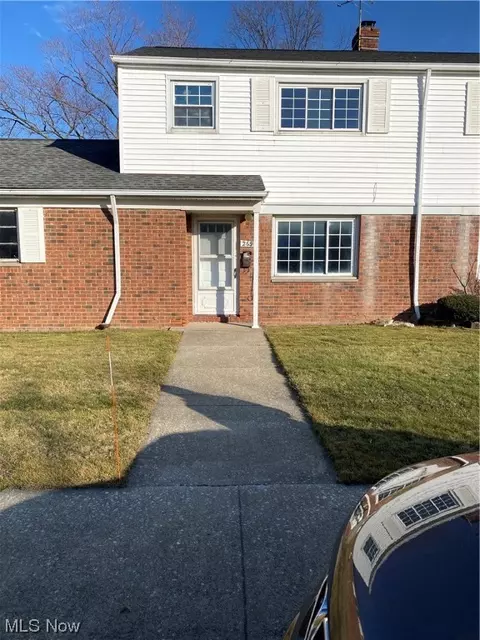 269 Buckner Dr, Euclid, OH 44123