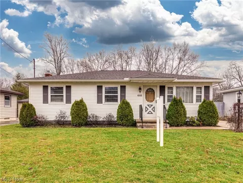 603 Tallkron Dr, Akron, OH 44305