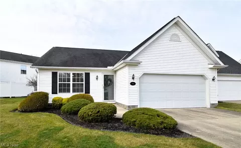 801 Loganberry Oval, Madison, OH 44057