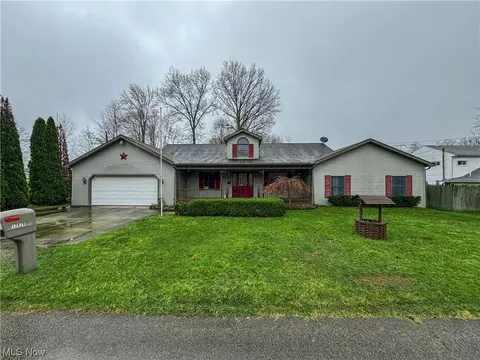 17579 Beach Ln, Lake Milton, OH 44429
