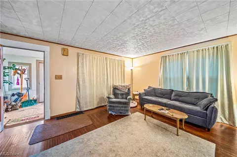 Living - 5837 Mcnutt Ave, Ashtabula, OH 44004 photo 2 of 3