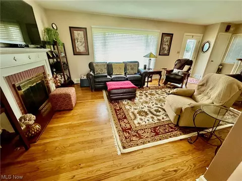 117 S Cadillac, Boardman, OH 44512 photo 2