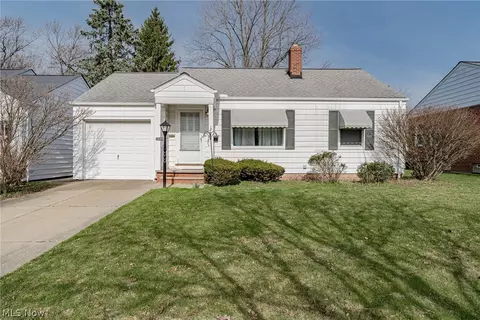 1629 Curry Dr, Lyndhurst, OH 44124