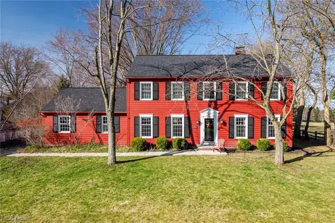 305 Kilbourne Dr, Hudson, OH 44236