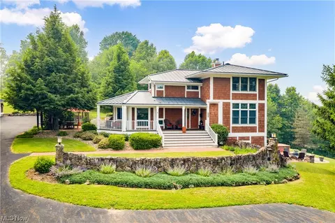 2157 Amsterdam Rd SW, Bowerston, OH 44695