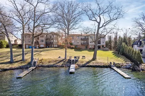 View/Area - 1818 Harbour Cir NW #12C, Canton, OH 44708 photo 3 of 4