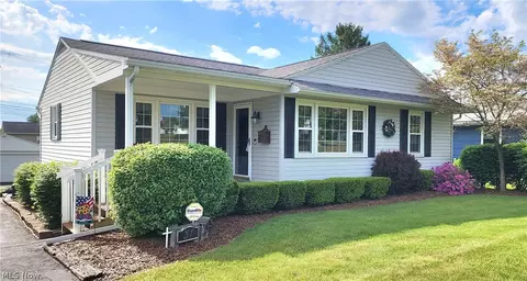 31 Hazel Ave, Zanesville, OH 43701