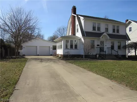 Exterior - 615 Myrtle Ave, Ashtabula, OH 44004 photo 3 of 7