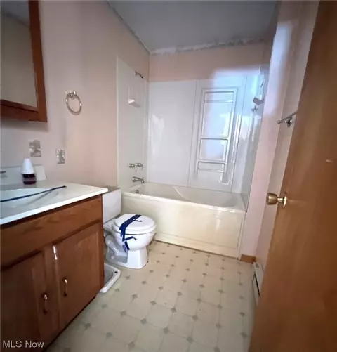 Bath - 46292 Cedar Way, Rogers, OH 44455 photo 1 of 2