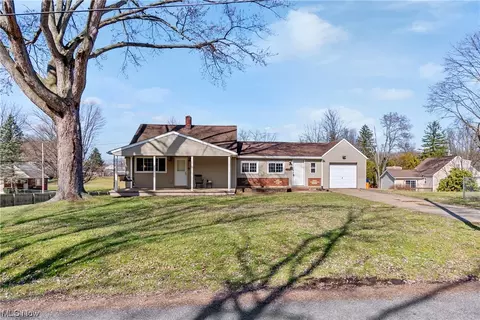 3039 Shelburn Ave, Akron, OH 44312
