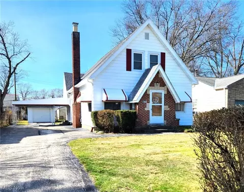 1164 E 332nd St, Eastlake, OH 44095