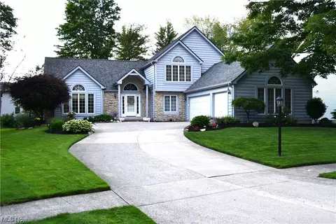 13945 Trenton Oval, Strongsville, OH 44136