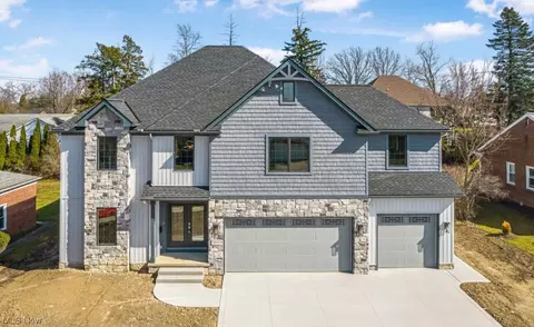 2571 Elmhurst Dr, Beachwood, OH 44122