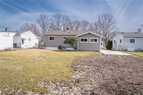 Exterior - 451 Concord Ave, Elyria, OH 44035 photo 8 of 9