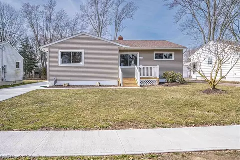 451 Concord Ave, Elyria, OH 44035