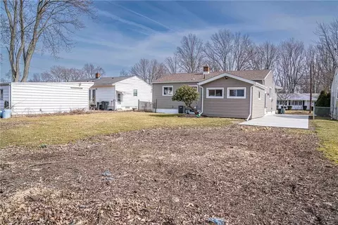 Exterior - 451 Concord Ave, Elyria, OH 44035 photo 7 of 9
