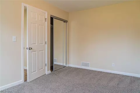 Bedroom - 451 Concord Ave, Elyria, OH 44035 photo 3 of 4