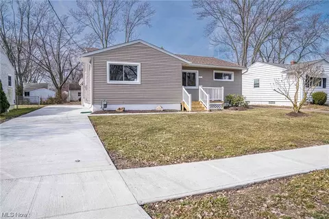 Exterior - 451 Concord Ave, Elyria, OH 44035 photo 2 of 9