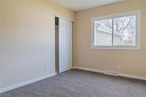 Bedroom - 451 Concord Ave, Elyria, OH 44035 photo 4 of 4
