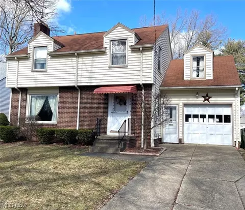 416 E Milton St, Alliance, OH 44601