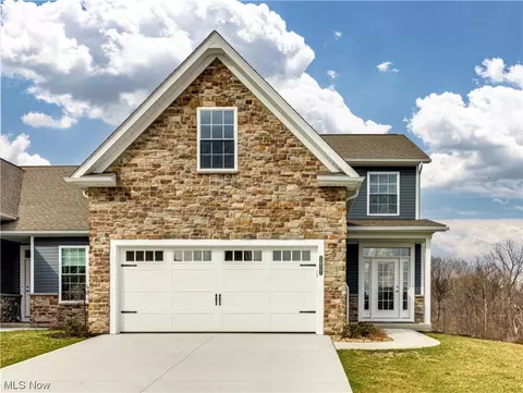 5937 Hawks Nest Cir NW, Canton, OH 44708