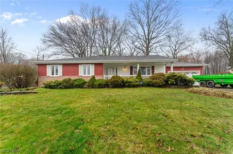 38 Banbury Dr, Youngstown, OH 44511