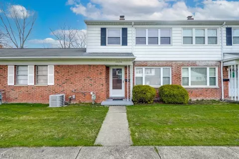 10206 Manorford Dr #3, Parma Heights, OH 44130