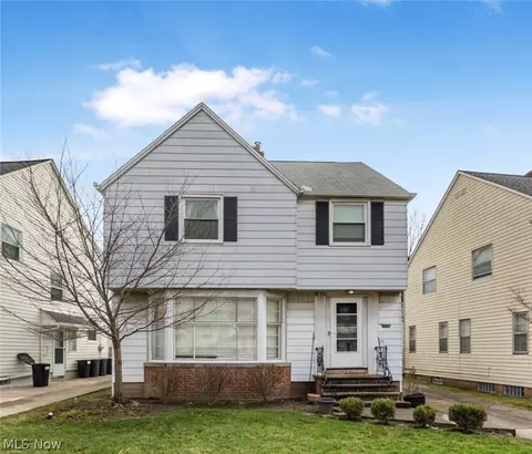 2605 Milton Rd, University Heights, OH 44118