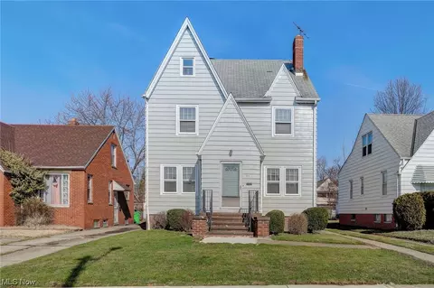 9503 Bohning Dr, Garfield Heights, OH 44125