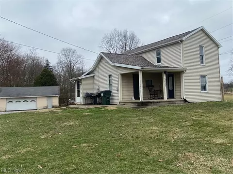 5837 Manchester Ave NW, North Lawrence, OH 44666
