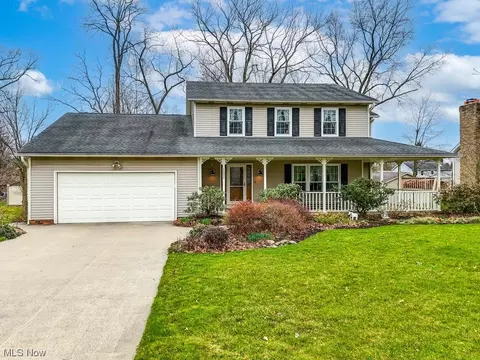 1580 Applewood Way, Uniontown, OH 44685
