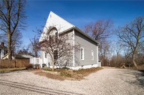 2785 E Center St, Conneaut, OH 44030