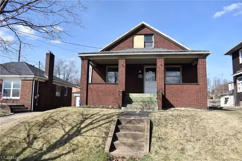 296 Penhale Ave, Campbell, OH 44405