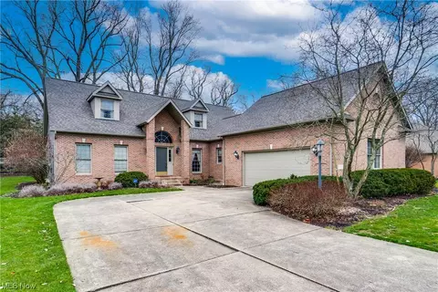 659 Magnolia Cir SE, North Canton, OH 44709