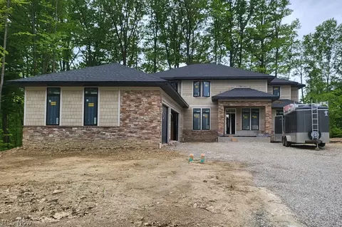 815 Club Dr W, Aurora, OH 44202