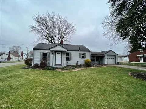 4955 14th St SW, Canton, OH 44710
