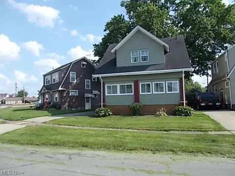 527 Ohio St, Elyria, OH 44035 photo 2