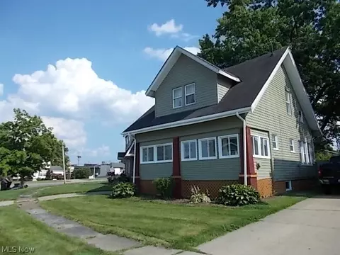 527 Ohio St, Elyria, OH 44035 photo 3