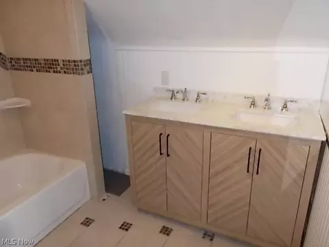 527 Ohio St, Elyria, OH 44035 photo 15