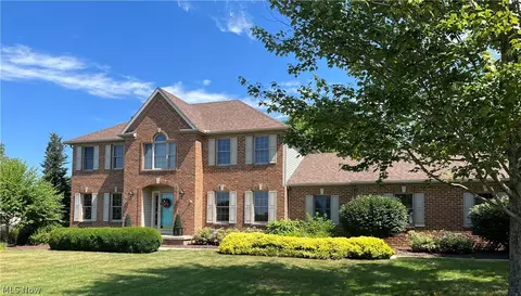 258 Timber Run Dr, Canfield, OH 44406