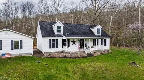 2823 Ripley Rd, Point Pleasant, WV 25550